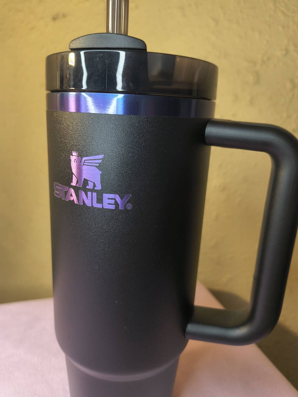 Stanley Quencher H2.0 FlowState tumbler in the Black Chroma